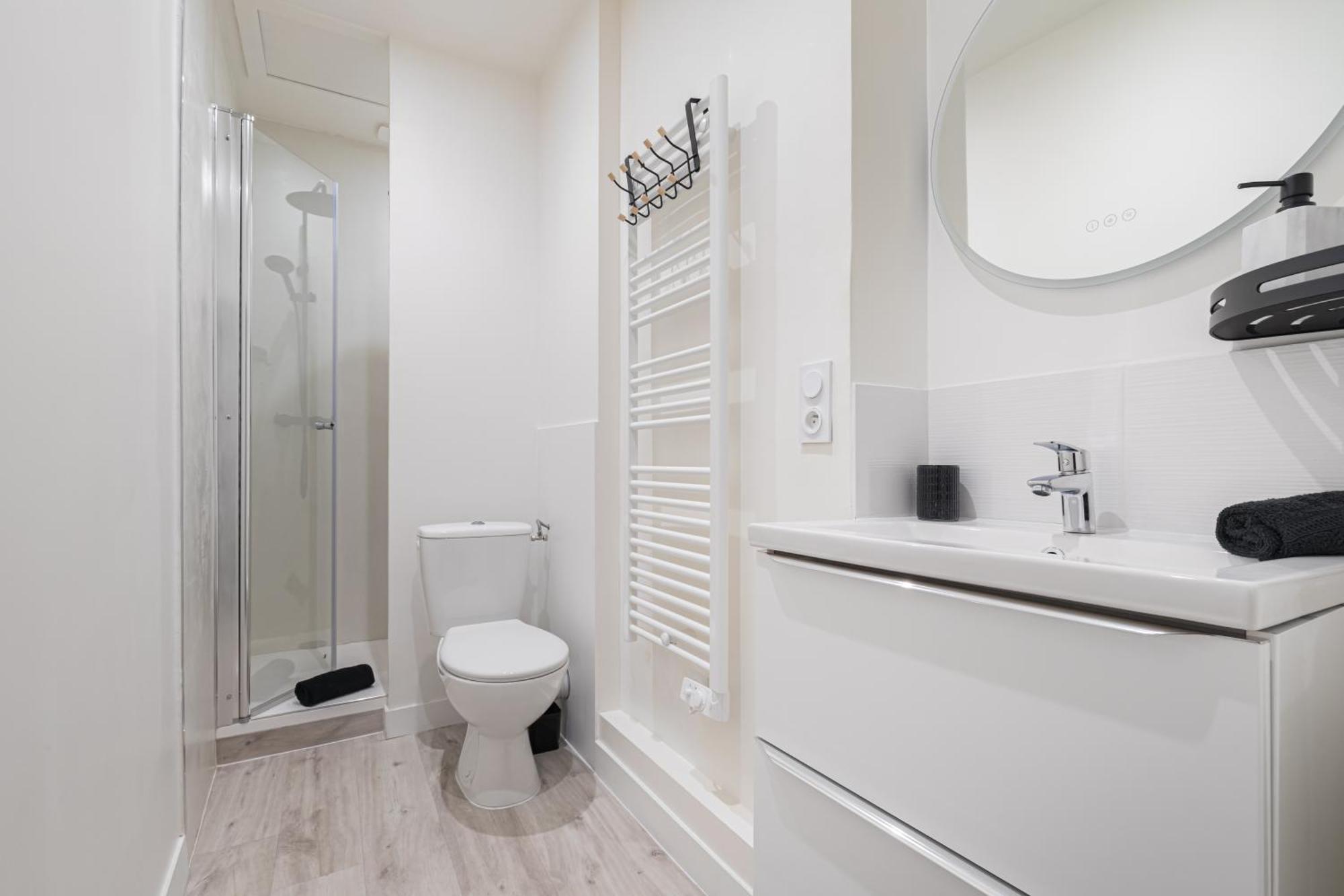 Cinema & Jacuzzi Aux Etoiles - Casabianca Suite Сент-Этьен Экстерьер фото
